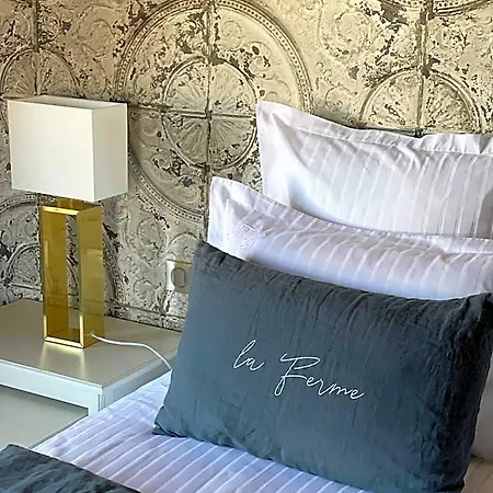 La Ferme De Gringalet Bed & Breakfast 4*