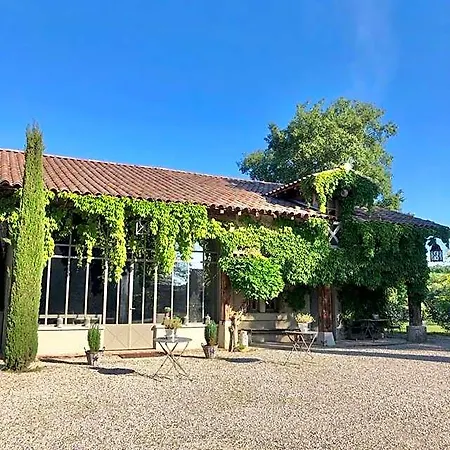 La Ferme De Gringalet Bed & Breakfast 4*